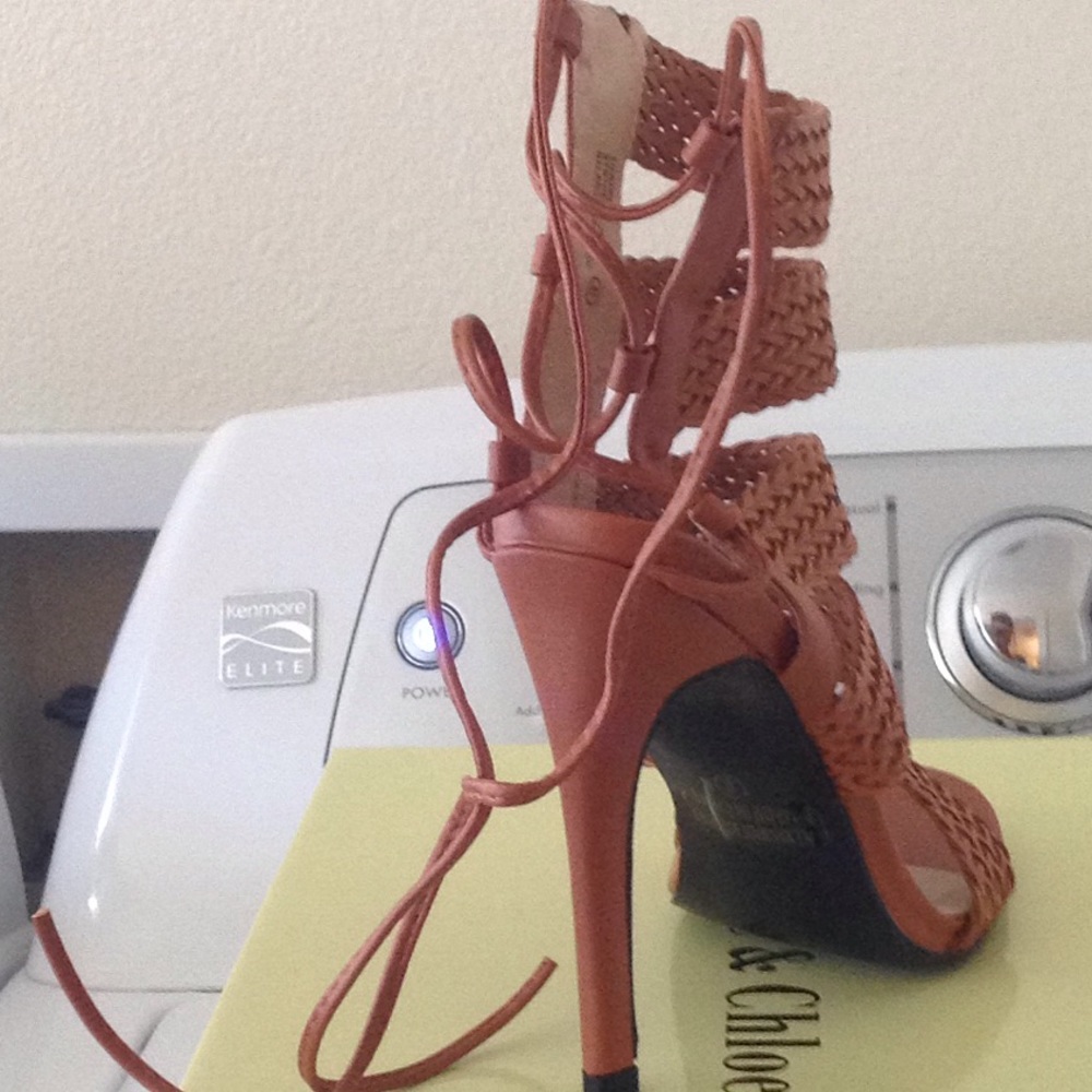 Heels - Picture 3 of 3